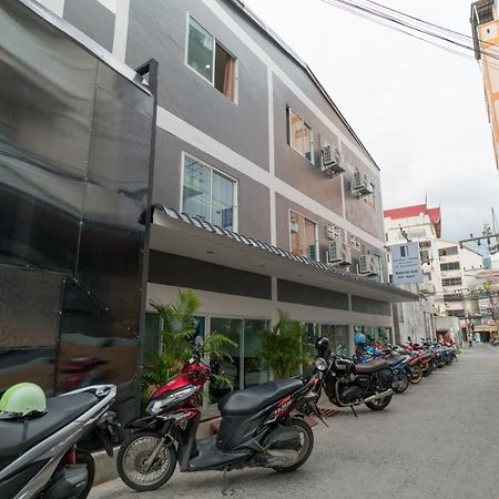 Grey Door Hotel Patong Bagian luar foto