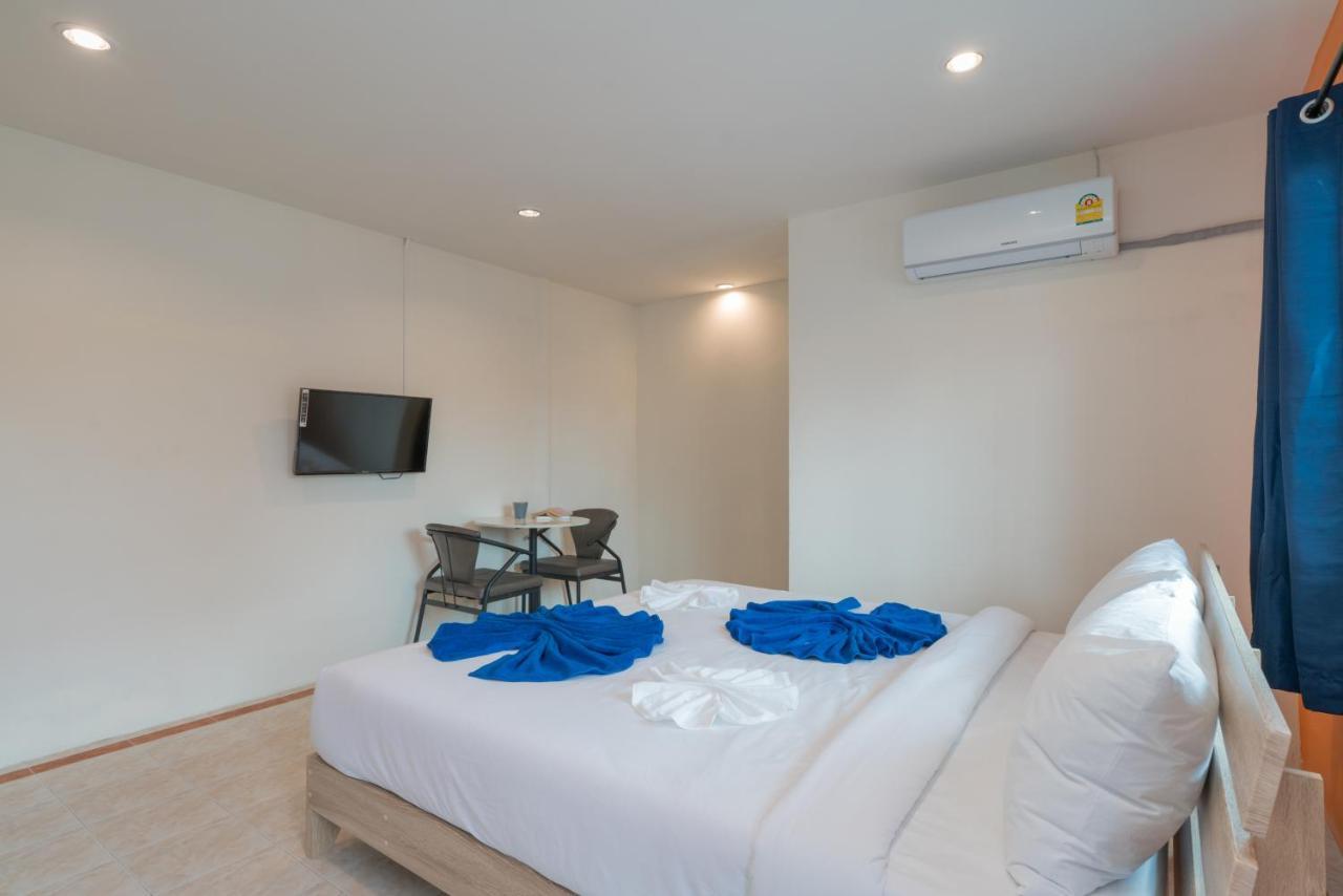 Grey Door Hotel Patong Bagian luar foto