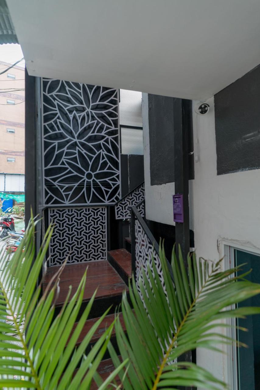 Grey Door Hotel Patong Bagian luar foto