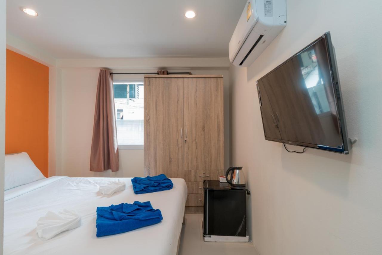 Grey Door Hotel Patong Bagian luar foto