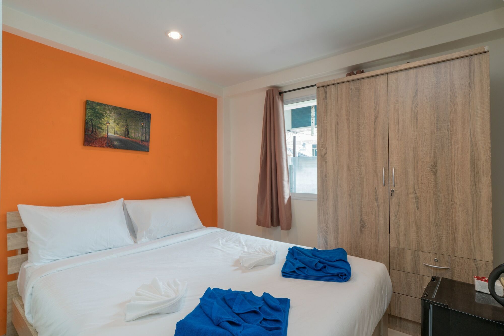 Grey Door Hotel Patong Bagian luar foto
